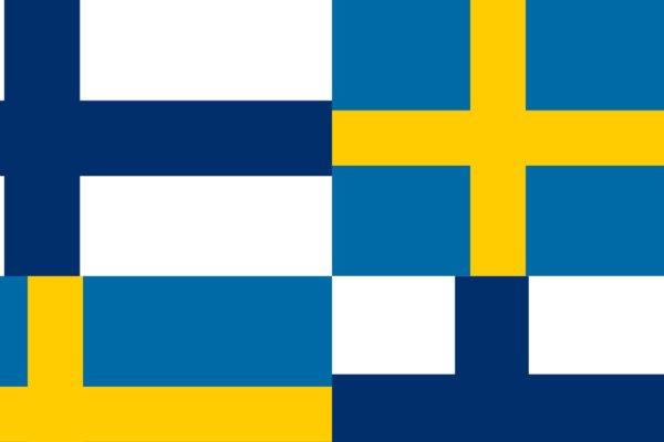 Drapeaux de la Finlande et de la Suède